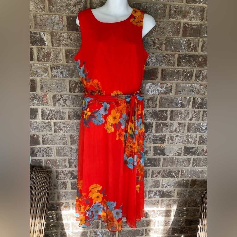 NEW.     JBS. Floral dress Size 12 Petite Sleeveless Ted